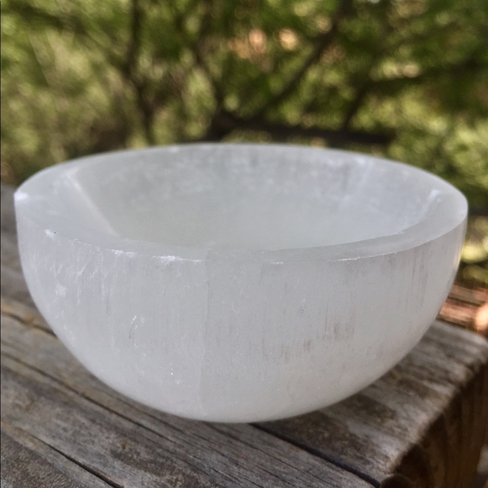 8cm ☀️ ROUND carved CRYSTAL ✨ SELENITE Cleansing jewelry makeup Bowl ⭐ - Picture 2 of 7